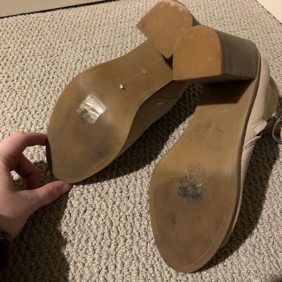 Suede tan winter heels - Picture 7 of 7